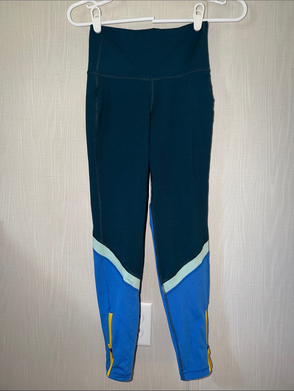 Old Navy Teal, Blue & Yellow Colorblock Leggings